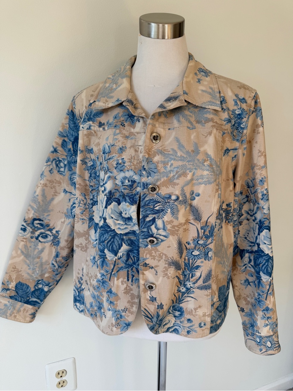 Coldwater Creek Vintage Cream Blue Floral Roses Print Cotton Denim Jacket, Large